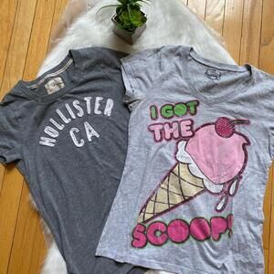 Set of 2 Women's Graphic T-Shirts Size Large